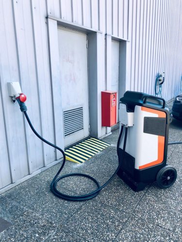 elektromos autó töltő - mobil villámtöltő állomás 40 kW 500 Vdc, 2 × CCS2, Kempower
