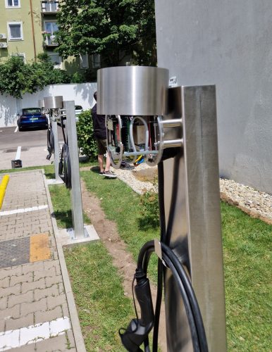 Töltőoszlop Voltie fali töltőhöz