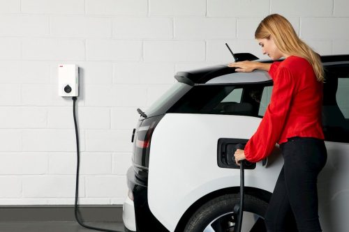 Elektromos autó fali töltő 7 kW, 5 m Type2 töltőkábel, ABB Terra AC (W7-G5-R-V2-0)